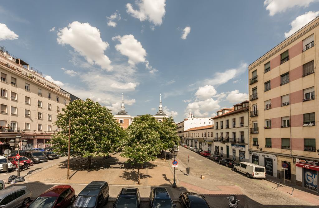 Apartamentos El Rastro Madrid Exterior photo